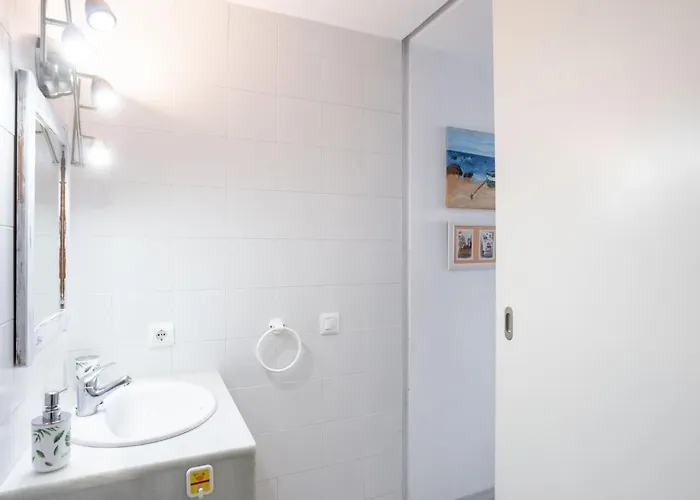 Simplistic Holiday In Cadiz Near The Beach بيت للعطل