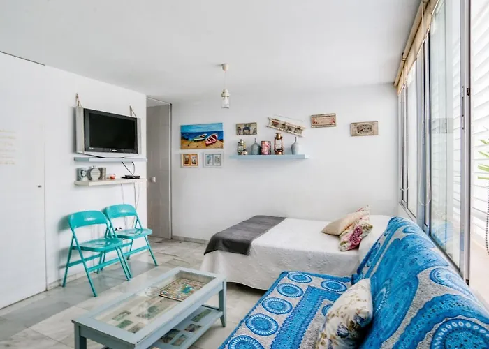 Simplistic Holiday In Cadiz Near The Beach *